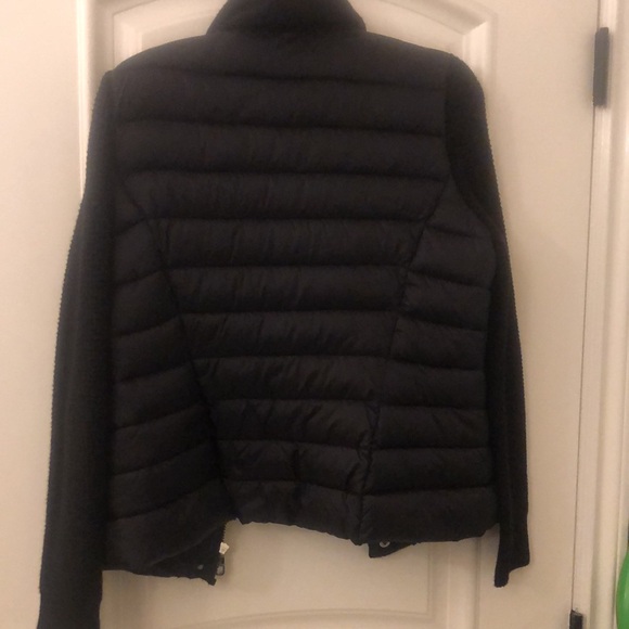 Calvin Klein beautiful puffer/sweater material size S - Picture 5 of 5